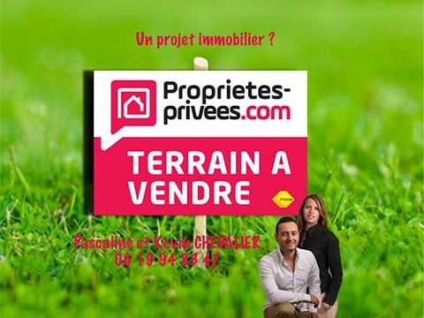 Pascaline et Kevin Chevalier vous présentent en exclusivité ce magnifique terrain de près de 425 m², situé dans un quartier résidentiel de Salon-de-Provence. Ce terrain offre la possibilité de construire jusqu'à 127 m² d'emprise au sol. Caractéristiq...