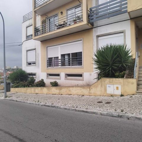 Cod. Ext 7063 Exclusive See this Wonderful T3 in Casal de Cambra, Sintra, 10 minutes from Lisbon airport and 5 minutes from Odivelas, easy access. Next to schools, kindergartens, playgrounds, shops, health center, police, gyms, parish council, local ...