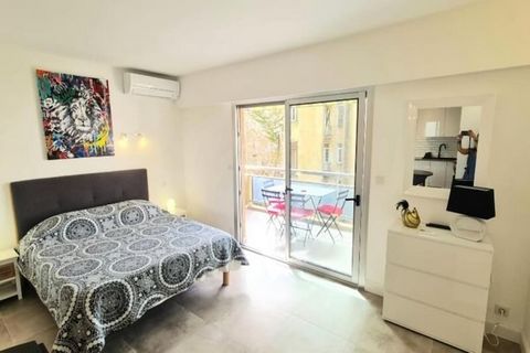 Dieses charmante, 32 m² gro�e Studio in Ajaccio ist auf Komfort ausgelegt und verf�gt �ber ein Doppelbett, einen Fernseher und kostenfreies WLAN, um einen erholsamen Aufenthalt zu gewהhrleisten. Das Studio ist klimatisiert und eignet sich perfekt zum...