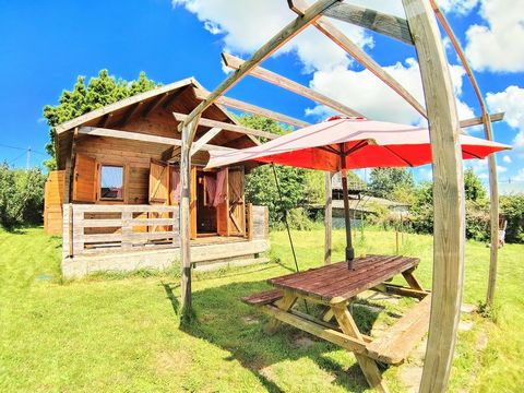 SUPERB RECREATIONAL LAND - TWO CHALETS Superb recreational land of approximately 760m2. Located 5 km from Baraqueville where there are all the amenities: (doctor, shopping center, bakery, school, pharmacy, swimming lake, etc.) 20 minutes from Rodez, ...