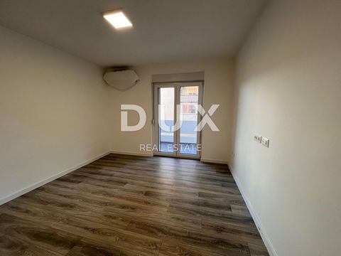 ŠIBENIK, DRNIŠ - Eenkamerappartement in het centrum van Drniš Een eenkamerappartement van 50 m2 in het centrum van Drniš staat te koop. Het appartement bevindt zich op de eerste verdieping van het gebouw en bestaat uit een entree, een slaapkamer, bad...