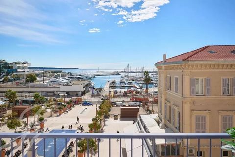 Ideal gelegen am Cours piéton Félix Faure, gegenüber dem Vieux Port und in unmittelbarer Nähe des Palais des Festivals, bietet diese schöne 4-Zimmer-Wohnung einen herrlichen freien Blick auf das Meer, den Hafen und das historische Viertel Suquet. Sie...