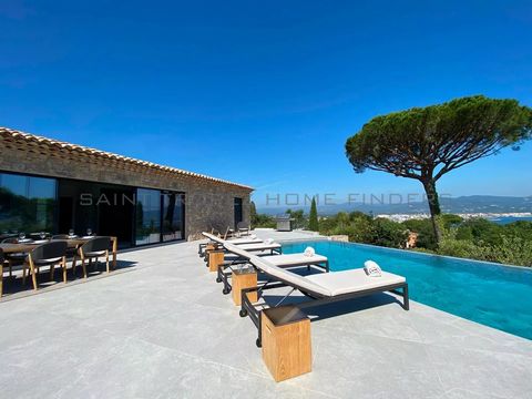 This property is situated in a sough after domain at the entrance of Saint Tropez.It benefits from a wonderful sea view. The villa is newbuilt and offers large bright rooms opening onto the outside space. Villa: – Large living / dining room / kitchen...