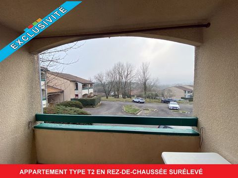 Cet appartement se trouve en rez-de-chaussée surélevé au sein d'une petite résidence, à proximité de l'établissement thermal. Sa disposition est la suivante : une entrée avec placard mural, un WC séparé, une chambre individuelle avec placard mural, u...