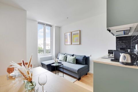 Checkmyguest ofrece este apartamento dúplex de 30 m² en Nanterre, ideal para 4 personas, situado en el segundo piso al que se accede por escalera. Disfruta de un diseño contemporáneo, una cocina totalmente equipada y una ubicación práctica. La situac...