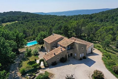 Family property in a dominant position on 2 hectares located in the heart of the Golden Triangle of the Luberon, near the listed villages of Gordes, Roussillon and Goult. A dirt road through the woods leads to the electric gate, then continues into t...