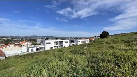 Urban land with 2,146m2, inserted in a consolidated urban area, in the parish of Galegos, Penafiel. Excellent sun exposure. Street with infrastructures. It is located close to the Sports Pavilion and the Rans School Center and 4 kms from the center o...