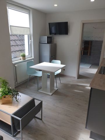 EXCLUSIVITE VENTE APPARTEMENT F2 MEUBLE ET EQUIPE 30 M² AU SOL Très cosy 2 pièces de 27.09 m² en carrez entièrement meublé et équipé avec prestation de standing au 1er étage de la résidence. Celui-ci se compose d'une chambre de 11 m², lit de 160 avec...