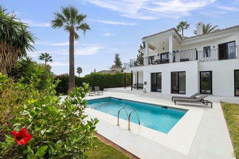 This Andalusian-style villa is an exquisite blend of traditional elegance and modern luxury. Located in the prestigious community of Los Naranjos Hill Club, it offers not only a beautifully renovated interior but also complete privacy and security, t...