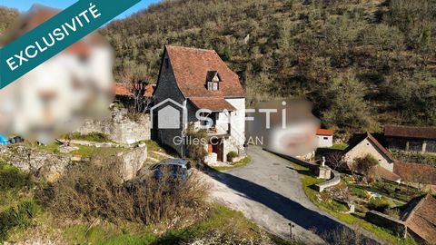 Located in the peaceful village of Larnagol backing onto the Causse, this charming traditional stone village house benefits from a southern exposure and a spectacular view of the Lot valley. The hiking trails immediately accessible from the house wil...