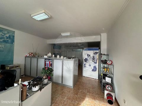 Commercial Space in Mourisca with Potential for Transformation into Housing Features: • Store with 82.50 m², located on the ground floor. •TOILET • Garage with 15.95 m2. • Possibility of transforming it into housing.    This store is located in an ar...