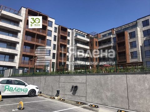 Spacious and sunny apartment .with panoramic terrace. It is located in a residential building in front of Act 16, in k.k. St. St. Constantine and Helena, away from the noisy city, but close to its lights in the fresh air, easy parking, suitable and d...