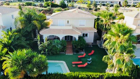 Located in the charming region of Comunidad Valenciana, Spain, this stunning villa is a true gem worth exploring. Boasting a contemporary design, this detached villa offers spaciousness and elegance, perfect for those seeking a lavish lifestyle. With...