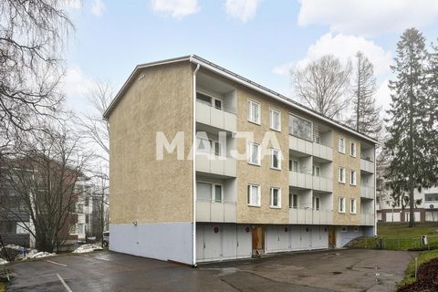 Studio bien construit au dernier étage maintenant en vente à Vartioharju. Grande chambre avec kitchenette, bonnes armoires dans l’appartement. Dans le cadre de l’appartement, un balcon de bonne taille. Entreprise bien entretenue avec son propre terra...