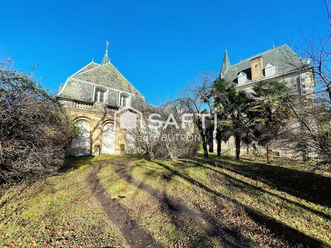 Située à Marignac (31440), cette propriété bénéficie d'un cadre paisible et authentique, offrant un environnement idéal pour les amoureux de nature. Proche des commodités: maternelle, école élémentaire, centre commercial, pôle santé, proche des stati...