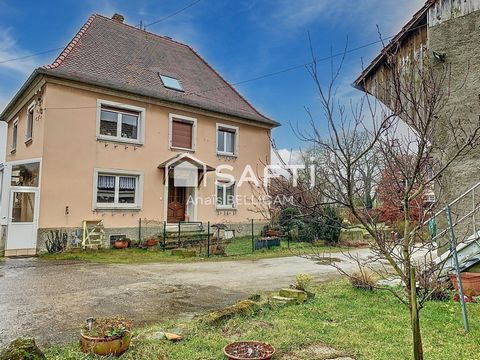 Située au coeur du village de Volgelsheim, une commune dynamique offrant toutes les commodités (crèche, école, collège, commerces, services, supermarchés) et à 5 minutes de la frontière Allemande; cette maison lumineuse et pleine de charme vous sédui...