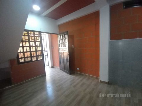 Se vende espectacular propiedad de tres pisos independientes ubicadas en el barrio Riveras de Yumbo , ideal para quienes buscan comodidad, tranquilidad y un entorno natural. Cada piso está diseñado para aprovechar al máximo el espacio, con las siguie...