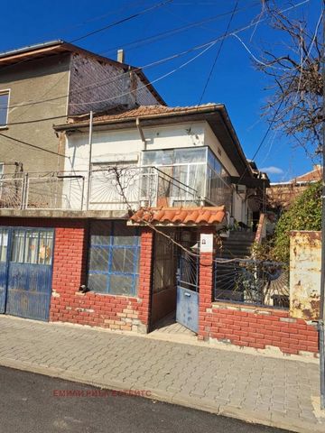 Emily Real Estates offers you a house near the center of Sofia. Mezdra. 144 sq.m net area, 230 sq.m. yard. It consists of two separate buildings with the following layout: First building - two rooms, kitchen, bathroom with WC and terrace above the ga...