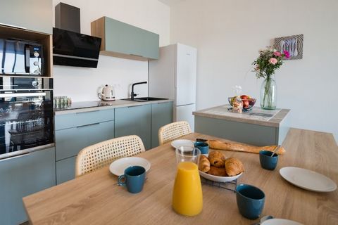 Welcome to this bright and spacious apartment, designed for up to four people, offering the perfect blend of comfort and modern amenities. As soon as you enter, you'll be greeted by a welcoming and stylish atmosphere. The apartment features two well-...