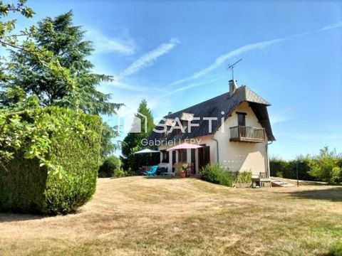 Située à Orbec (14290), cette charmante maison individuelle avec sous sol de 114 m² (104m2 loi carrez), construite en 1980, offre un cadre de vie agréable proche du centre-ville. Ce bien bénéficie d'un grand terrain de 6760 m² arboré en campagne ento...