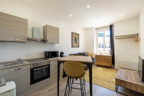 Bel appartement rénové dans le quartier Gambetta, à 15 minutes à pied du Palais des Festivals. La situation de l'appartement vous permettra de vous déplacer rapidement et facilement : EN AVION : Aéroport de Nice-Côte d'Azur (30km) EN AVION : Aéroport...