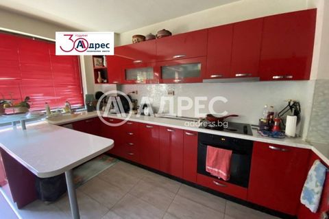 Nous vous proposons un appartement de deux chambres d’une superficie de 87 m². L’appartement se compose d’un salon spacieux avec kitchenette avec accès à une terrasse sud, deux chambres dont une avec sa propre salle de bain et accès à une terrasse, u...