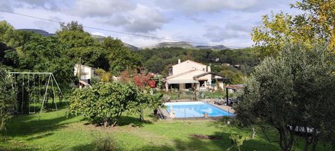 13400- Au pied du Garlaban - Propriété de 242 m2 sur terrain de 4 643 m2 avec dépendances, piscine et garage
