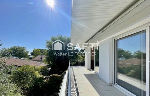 Grande maison spacieuse sur beau terrain - secteur très recherché