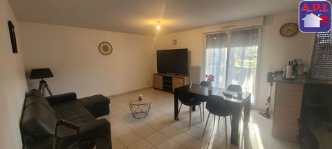 Venez décrouvrir ce magnifique appartement T3 avec Terrasse dans une résidence standing sécurisée avec piscine, et 2 places de parking. Il se compose d'une entrée, un spacieux séjour lumineux, une cuisine ouverte équipée et aménagée, de 2 belles cham...