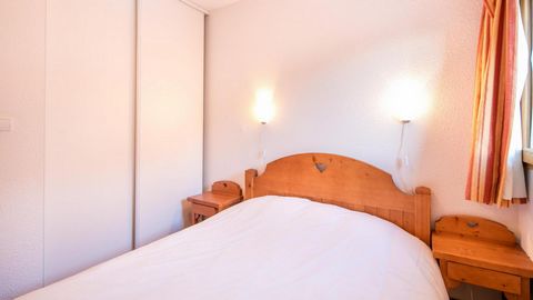 The Residence les Chalets de la Ramoure is located at the foot fo the ski slopes in the centre of the resort of Valfréjus. The residence is built in the traditional Savoyard style. All the apartments are comfortable and well equipped. Surface area : ...