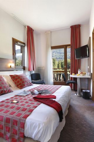 The Grand Massif residence is a mountain-chalet style which is ideally situated in the heart of the Morillon resort, Alps and is with close proximity to Samoëns, at about 800 m from ski lift. It offers accommodation with contemporary interior design,...