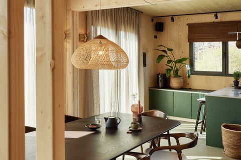 The holiday home of the future is located on the small-scale holiday park Resort Brinckerduyn in Appelscha. The innovations that have been used here, take durability and comfort to a new level. The house consists almost entirely of sustainable wood f...