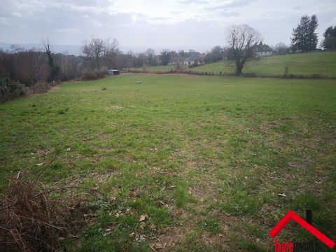 EXCLUSIVITY FAUREIMMO.FR/ Land of 9 730 m2 including 5000m2 buildable, suitable for a construction on one level, close to shops and 10 minutes from the center of Brive la Gaillarde Contact: ... ...