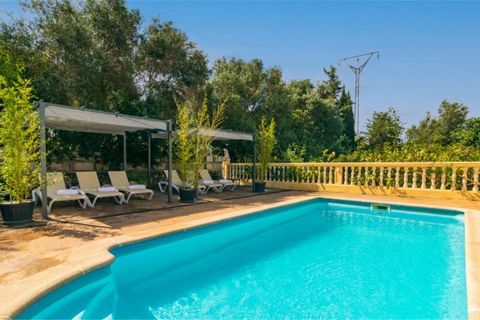Enjoy the summer in this wonderful country house with a private pool and capacity for 6 people on the outskirts of Santa Margalida and 8.4 km from Can Picafort beach. The exterior of this beautiful country house is fully equipped to enjoy the summert...