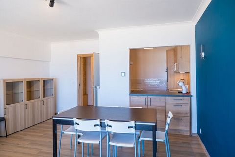 Apartment located on the 5th floor with 3 bedrooms (2 with double bed and 1 single bed with pull-out). There is a bright living room (with sofa bed for 2 persons), fully equipped kitchen, dining table, a cozy sitting area opening onto the terrace wit...