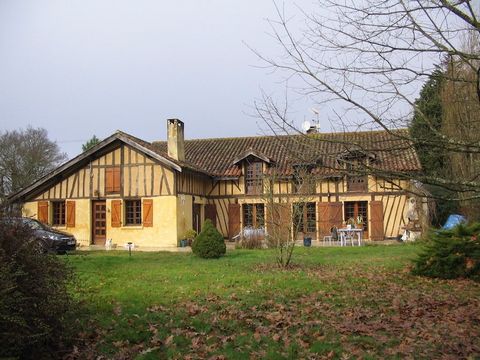 Summary A house with four beautiful bedrooms and an office in a tranquil setting. Location 10 km from Nogaro. Easy access to all nearby amenities. Access Just 10 minutes from Nogaro and 15 minutes from Aire sur l'Adour Interior On the ground floor is...