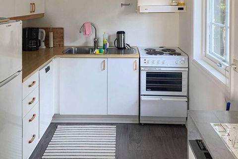 Well equipped holiday apartment on 3 floors located in the popular area of Njervesanden in Lindesnes. Good fishing conditions in the archipelago and the open sea and Norway's southernmost beach. Only 1 km to Spangereid town centre with grocery store ...