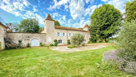 Alexandre Liachenko is pleased to offer you exclusively: A quality of life to offer exceptional stays in a sublime setting in the middle of 7 hectares? In the heart of Nature: This exceptional Mill and Spa, entirely restored 17th century building loo...