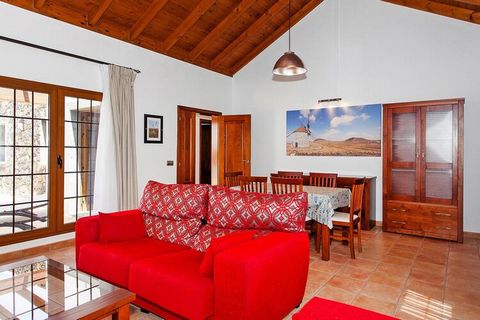 Dit complex biedt comfortabele villa's met privézwembaden en gezellig meubilair. Het vakantiehuis is uitermate geschikt voor wie op zoek is naar ontspanning: u woont in een prachtige, rustige omgeving buiten de levendige eilandhoofdstad, maar met de ...