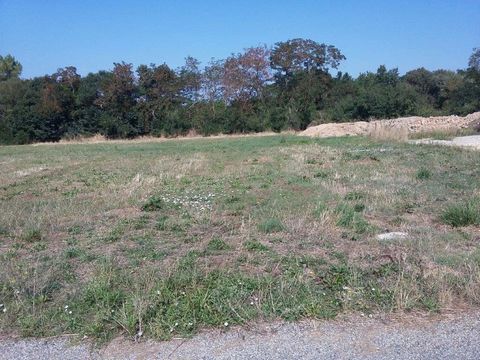 A plot of land suitable for building a residence on the edge of this beautiful mediaeval village. With several houses already built nearby, this is becoming a lovely village area. Ideal for commuting to Montauban. Many shops, weekly market and other ...