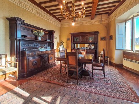 HISTORICAL APARTMENT - CORTONA (AREZZO) In the ancient walls of Cortona in Tuscany, in the south of the province of Arezzo and near to the Umbria border, Coldwell Banker is pleased to present for sale, an exclusive apartment in an historic building d...