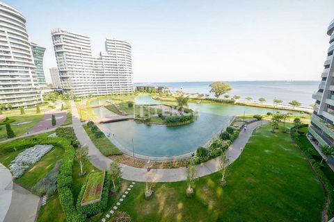 Ready-to-Move Flats in Complex with Sea View in İstanbul Bakırköy The flats are situated in a project in the center of the coastline of the Bakırköy district. Bakırköy is one of the oldest residential areas on the European Side of Istanbul. The impor...