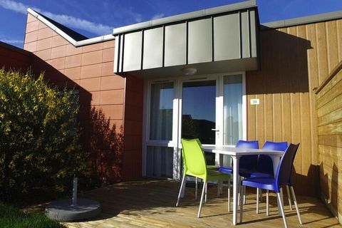 Only the dunes separate you from the kilometer-long sandy beach of the Côte d'Opale. The family-friendly holiday complex is only a few kilometers from the center of Calais and consists of ground-level terraced houses. There is fun and leisure activit...