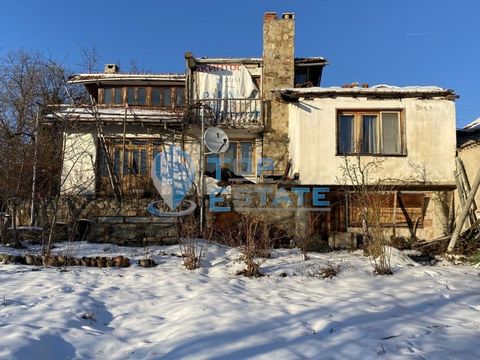 Top Estate Real Estate vous propose une maison en brique de deux étages avec garage dans le village de Boriki, région de Gabrovo. Le village de Boriki est situé à 5 km à l’est du centre de Gabrovo, situé dans la partie sud-ouest des hauteurs de Gabro...