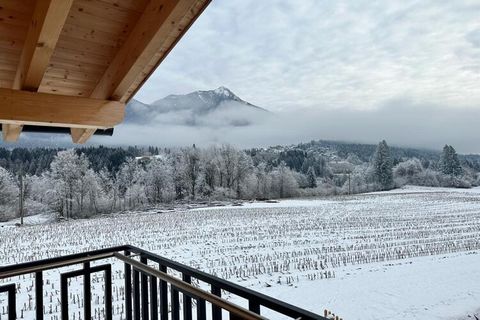 This spacious holiday home for up to 6 people is located in Obermoschach, Carinthia and offers an ideal base for a relaxing and adventurous holiday in the mountains. The semi-detached chalet is located in a small-scale holiday park on the edge of Her...