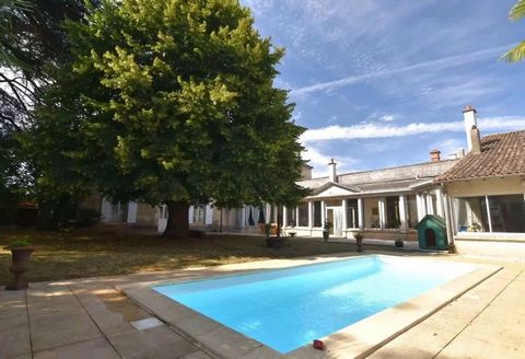 This grand merchant house sits very close to the centre of the thriving market town of Lezay and has a lovely walled garden with in ground pool. With over 500m2 of living accommodation, this already very large property and the substantial attics coul...