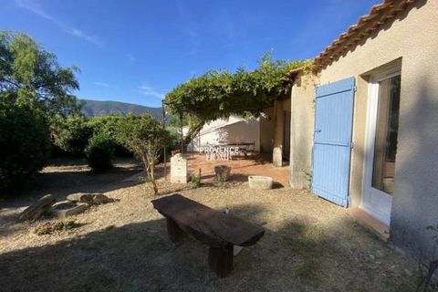 Our real estate agency, Provence Home, in Oppede, is offering for sale a single-story village house with a plot of over 2000sqm, partially buildable, in the heart of the village of Oppède, in a quiet location with a view of the Luberon. AROUND THE HO...