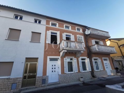 Location: Primorsko-goranska županija, Crikvenica, Crikvenica. In a great location near the cul-de-sac, we are selling a family house ideal for tourist rent. The house consists of two apartments each with a separate entrance. The smaller apartment is...