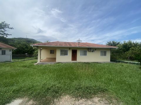COUNTRY HOUSE FOR SALE in CHAME - SAJALICES ideal for you and your family, a space surrounded by nature, just 50 minutes from Panama City. A wonderful place where you can unwind and enjoy a peaceful atmosphere. Location: This house is located in CHAM...