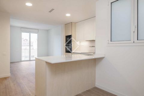 The apartment is part of a new project in a stately building from the mid-20th century completely renovated with high-end qualities and a modern design. In short, a transformed classic building that enjoys a privileged location, near the centre of Ba...